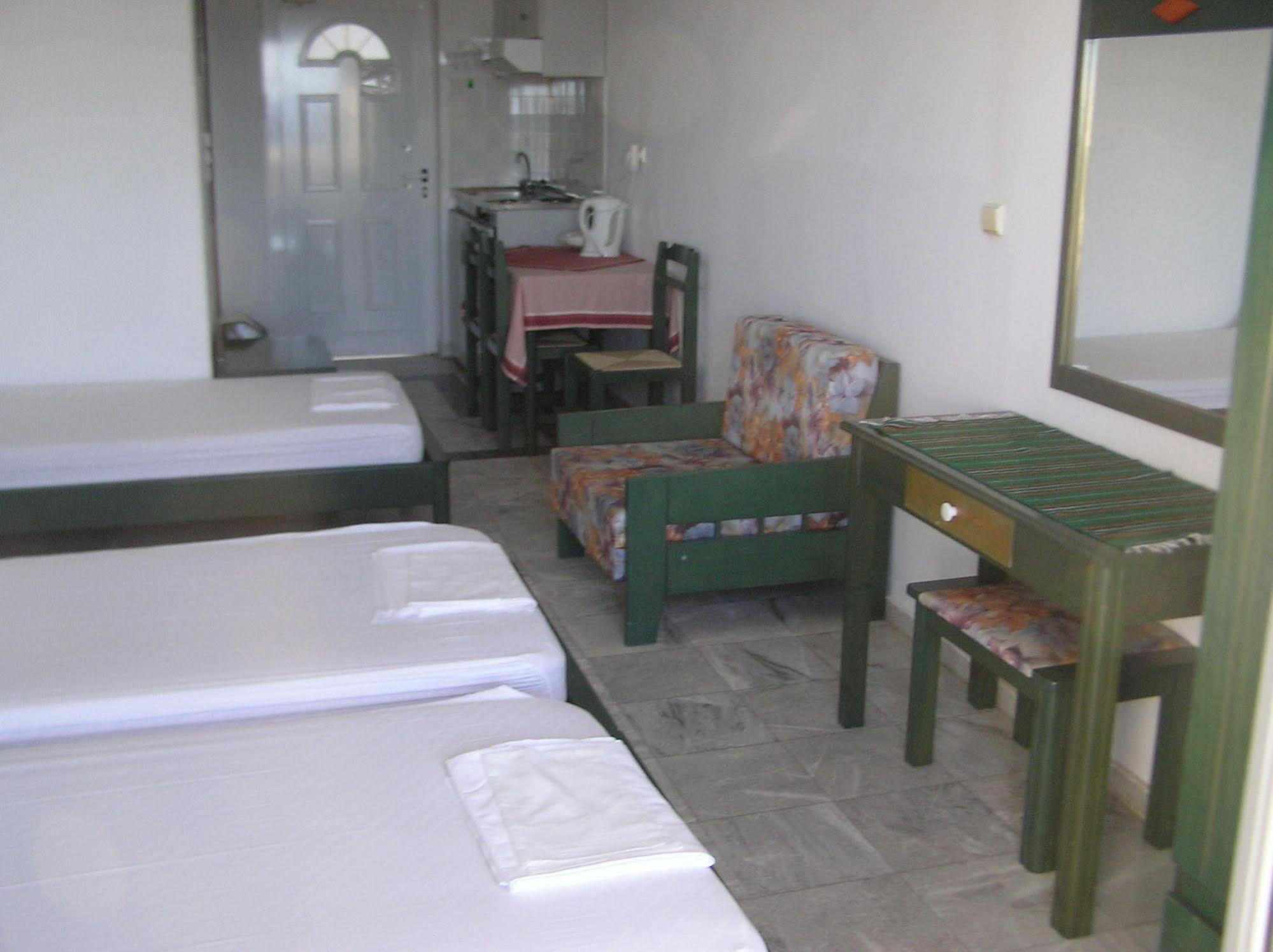 Aparthotel Knossos Pánormos Esterno foto