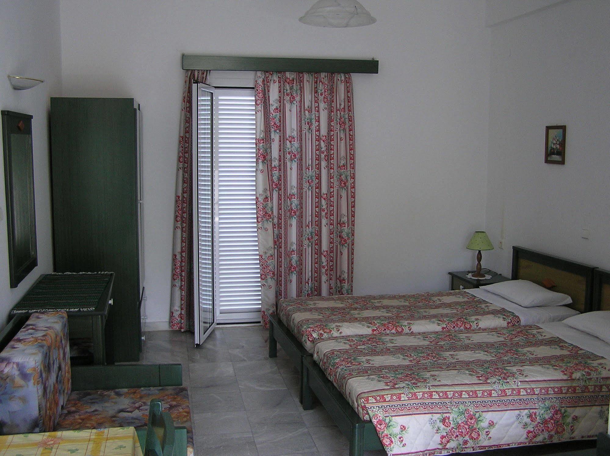 Aparthotel Knossos Pánormos Esterno foto
