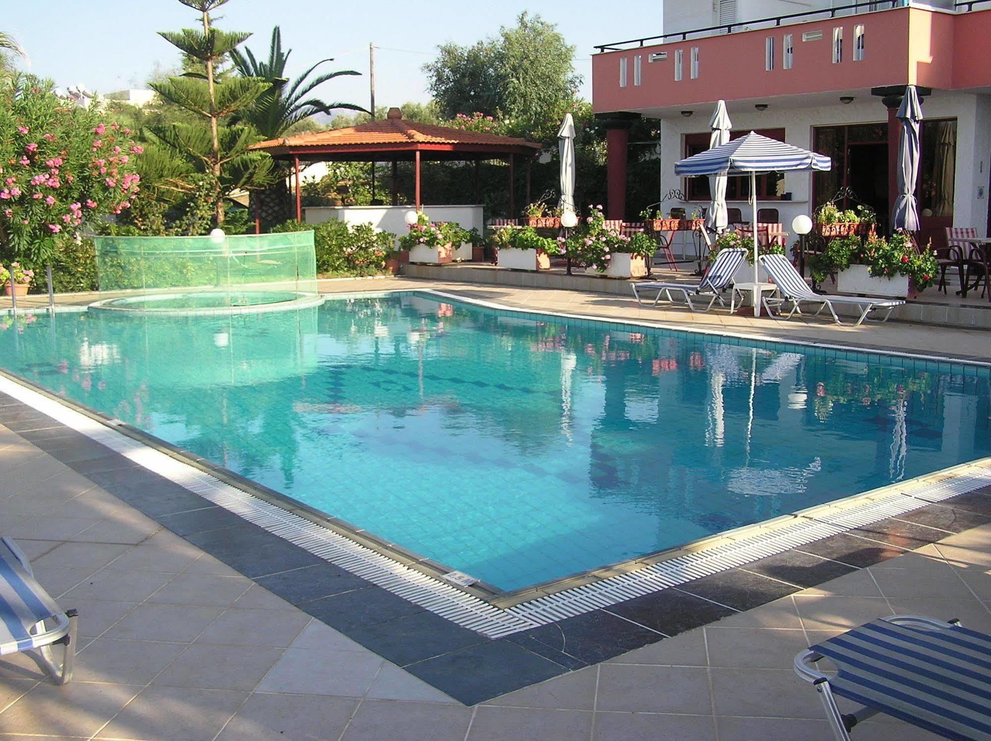 Aparthotel Knossos Pánormos Esterno foto