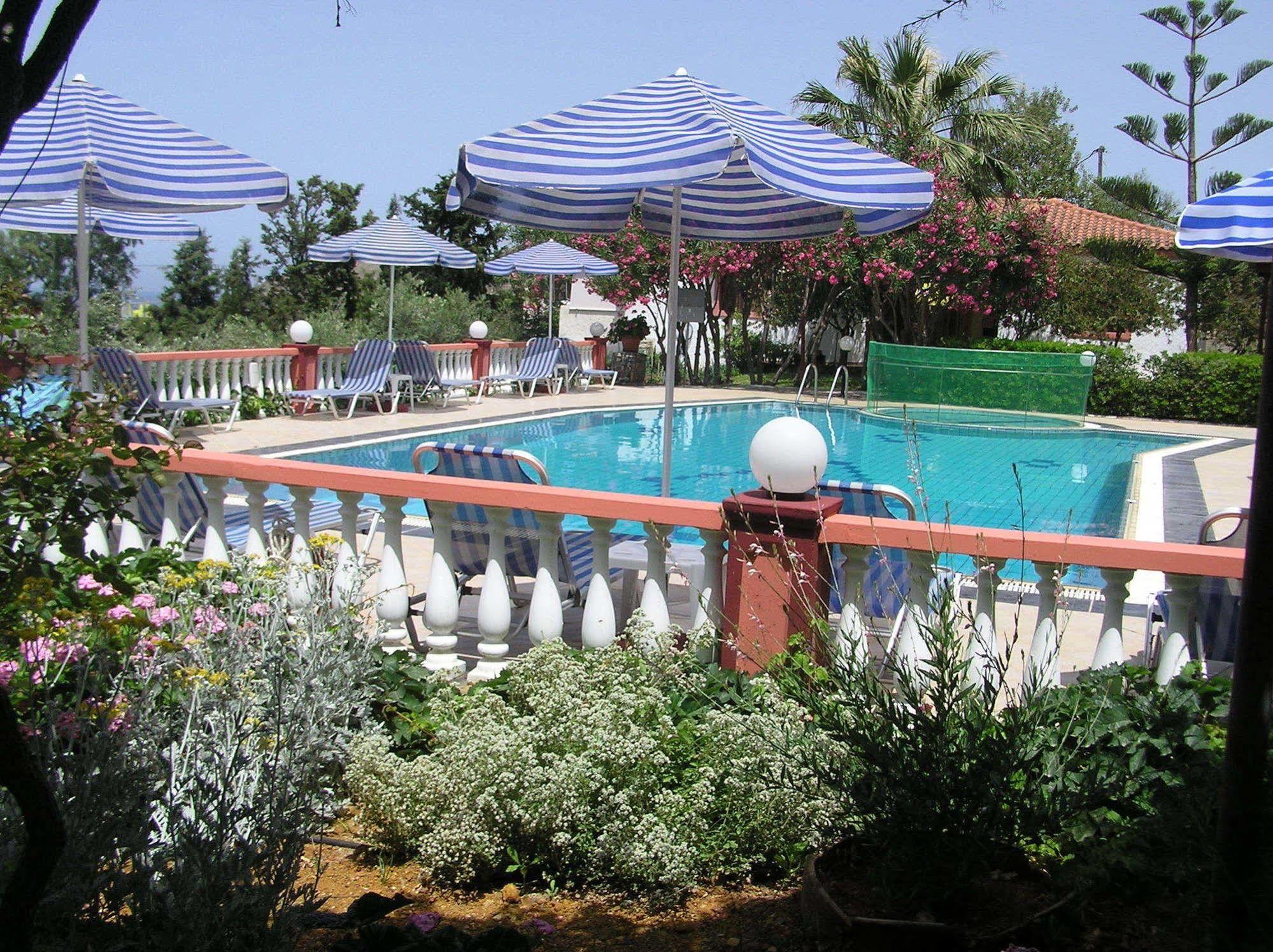 Aparthotel Knossos Pánormos Esterno foto